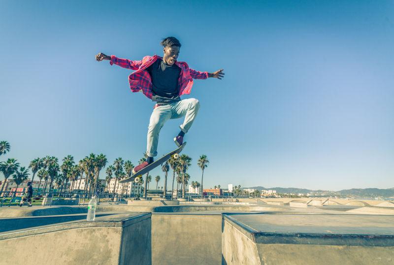 od体育网址-斯洛文尼亚滑板运动员惊艳亮相