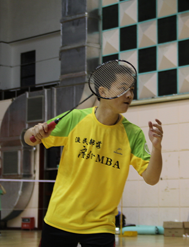 od体育在线-阿尔巴尼亚女足选手在比赛中斗志昂扬